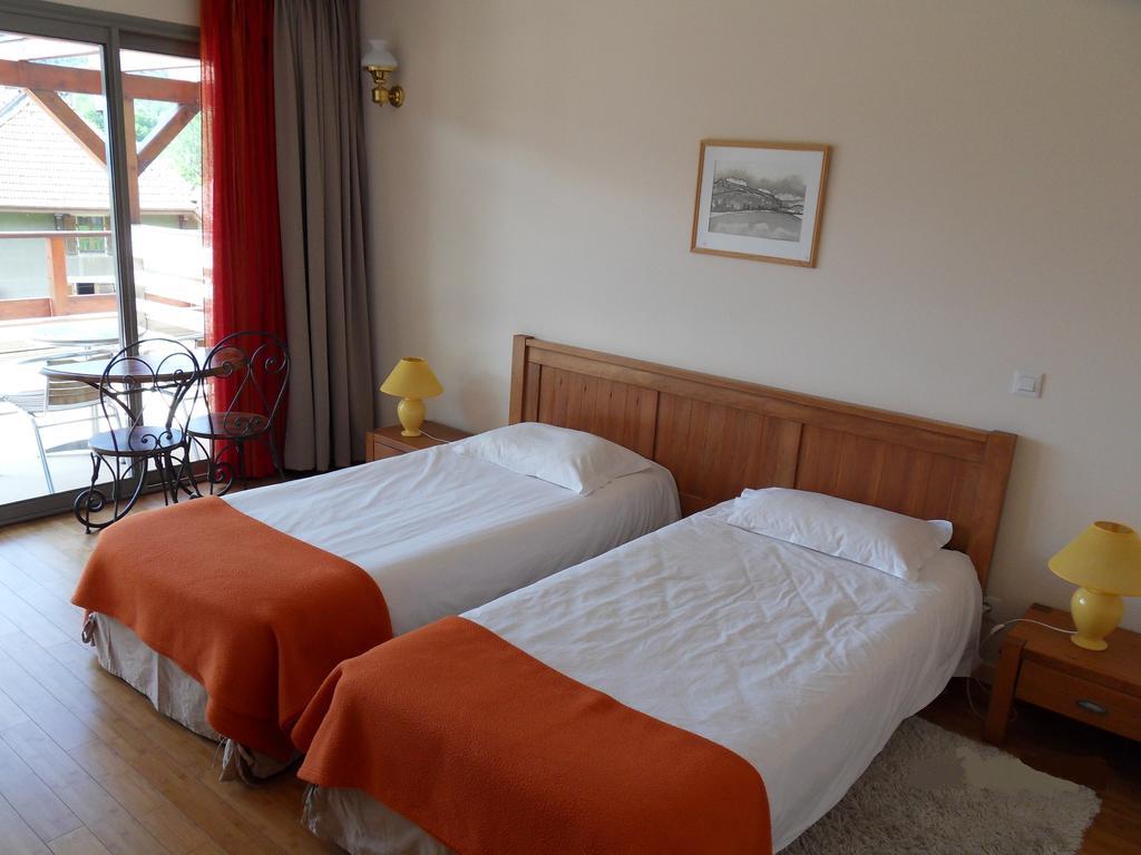 Hotel Golf Et Montagne Talloires Kültér fotó